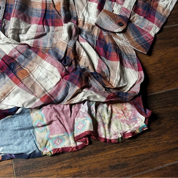 Tolani Collection Plaid Mixed Textile Floral Button Down Tunic - Picture 4 of 4